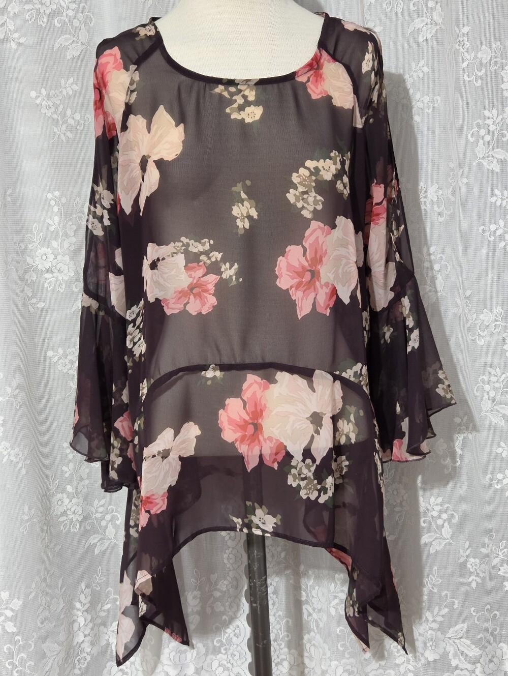 i Jeans By Buffalo - Crewneck Cold Shoulder Floral Top With Handkerchief Hemline